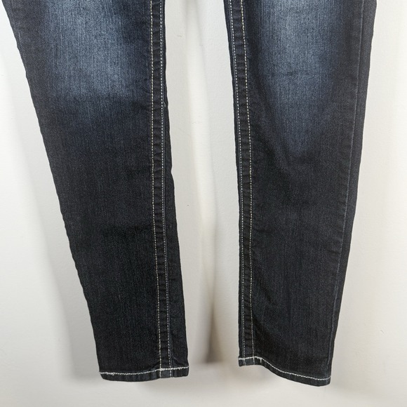 Wall Flower Blue Jeans Juniors Size 7 Factory Distressed Embroidered Stretch‎ - Picture 3 of 7